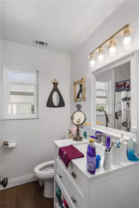 Bath - 1234 W Vesta St, Ontario, CA 91762 photo 1 of 4