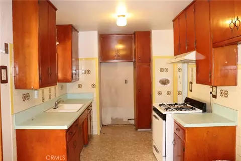 Kitchen - 838 E G, Colton, CA 92324 photo 2 of 2