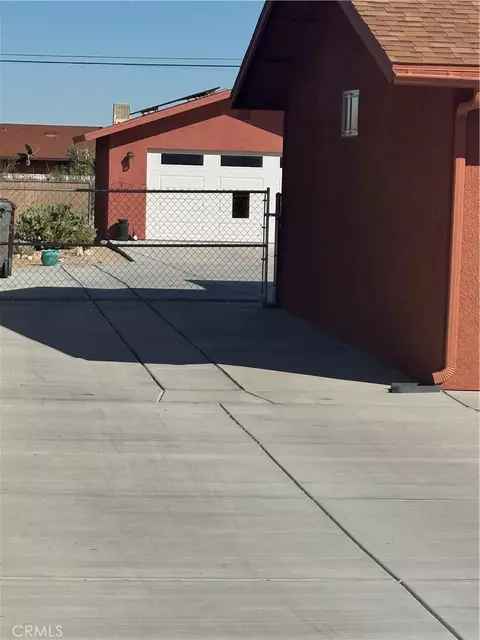 Exterior - 6771 Alpine Ave, Twentynine Palms, CA 92277 photo 2 of 9