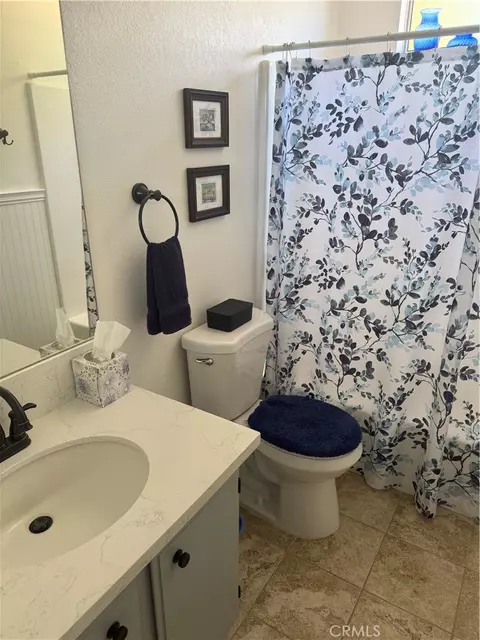 Bath - 6771 Alpine Ave, Twentynine Palms, CA 92277 photo 1 of 2