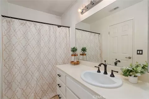 Bath - 8673 Northstar Dr, Riverside, CA 92508 photo 4 of 4
