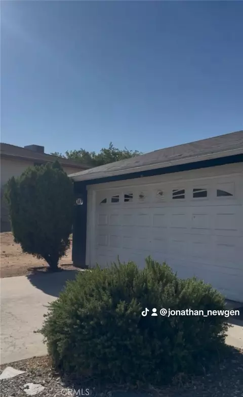 17821 Capri, Hesperia, CA 92345 photo 2