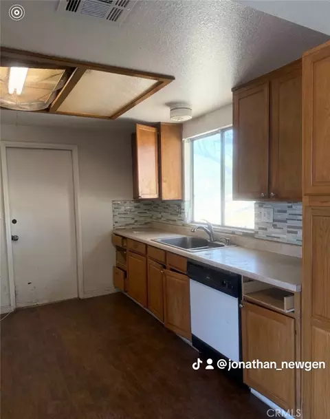 17821 Capri, Hesperia, CA 92345 photo 4