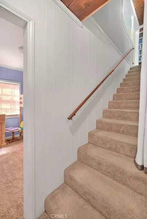 Entry Way - 680 Buckingham, Skyforest, CA 92385 photo 3 of 6