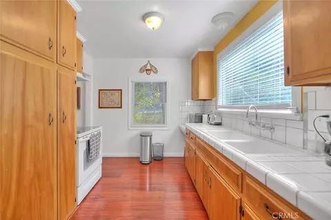 Kitchen - 680 Buckingham, Skyforest, CA 92385 photo 1 of 5