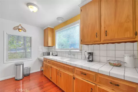 Kitchen - 680 Buckingham, Skyforest, CA 92385 photo 2 of 5