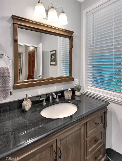 Bath - 680 Buckingham, Skyforest, CA 92385 photo 3 of 4