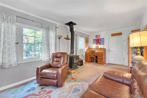 Living - 680 Buckingham, Skyforest, CA 92385 photo 3 of 4