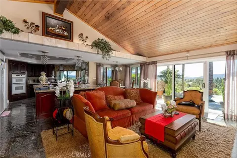 Living - 43350 San Fermin Pl, Temecula, CA 92592 photo 2 of 3