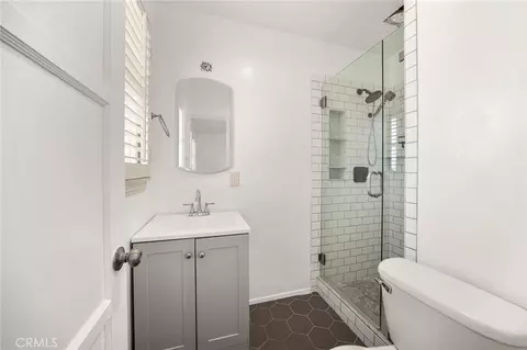 Bath - 6795 De Anza, Riverside, CA 92506 photo 4 of 4
