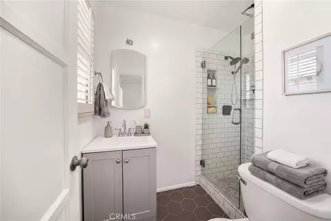 Bath - 6795 De Anza, Riverside, CA 92506 photo 3 of 4