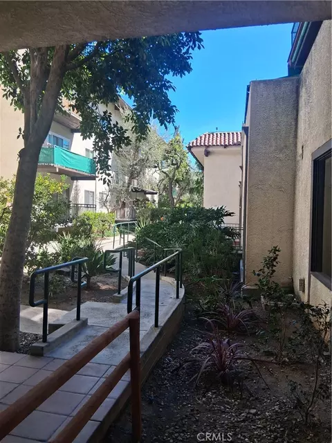 5640 White Oak Ave #C216, Encino, CA 91316