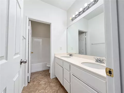Bath - 854 Caden Pl, Perris, CA 92571 photo 2 of 6