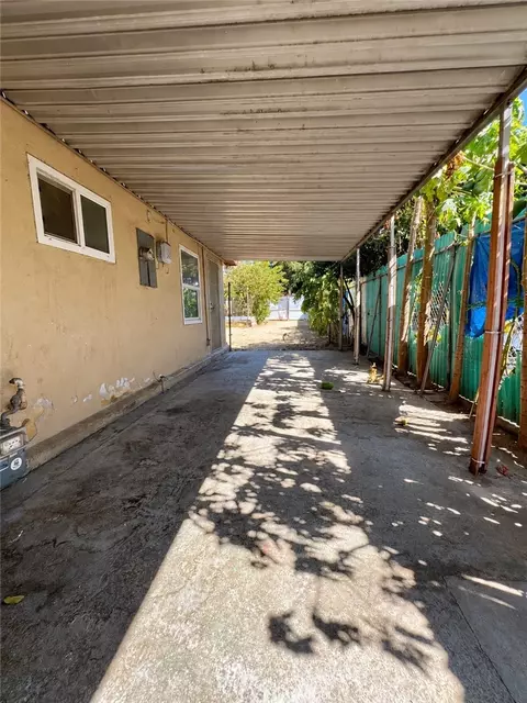 Exterior - 1452 Holly Ave, Colton, CA 92324 photo 3 of 7