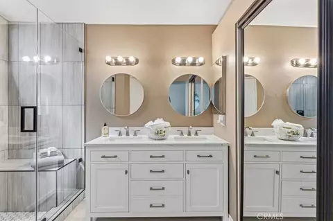 Bath - 15085 Primrose Ct, Fontana, CA 92336 photo 2 of 3
