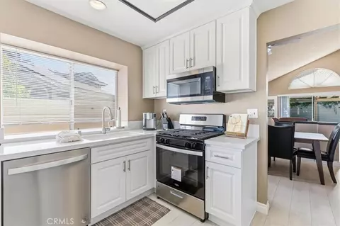 Kitchen - 15085 Primrose Ct, Fontana, CA 92336 photo 4 of 4