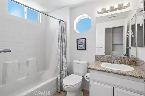 Bath - 6005 Eagle Trce, Banning, CA 92220 photo 3 of 3