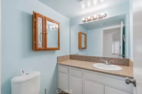 Bath - 6005 Eagle Trce, Banning, CA 92220 photo 2 of 3