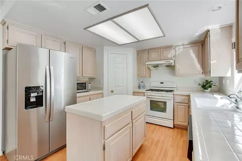 Kitchen - 978 Carson Ct, San Dimas, CA 91773 photo 3 of 4