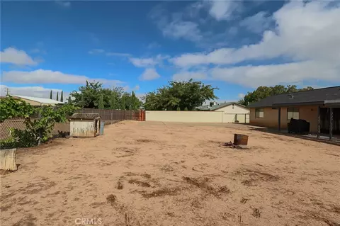Exterior - 7728 Oakwood, Hesperia, CA 92345 photo 5 of 9
