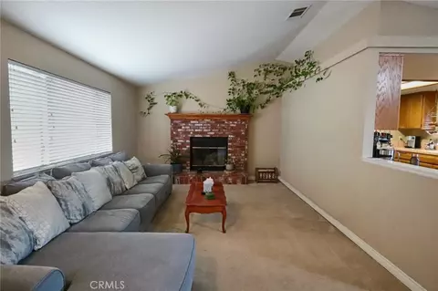 Living - 7728 Oakwood, Hesperia, CA 92345 photo 1 of 2