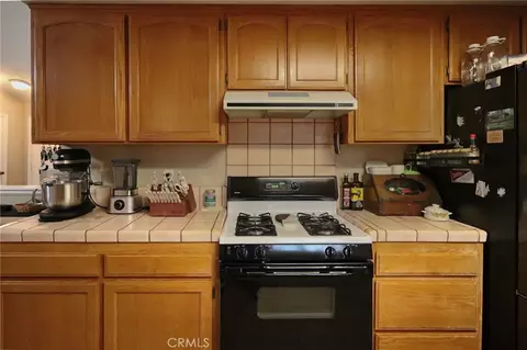Kitchen - 7728 Oakwood, Hesperia, CA 92345 photo 1 of 1