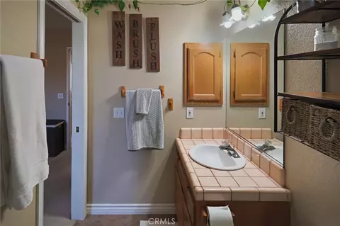 Bath - 7728 Oakwood, Hesperia, CA 92345 photo 4 of 4
