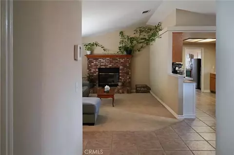 Entry Way - 7728 Oakwood, Hesperia, CA 92345 photo 3 of 5