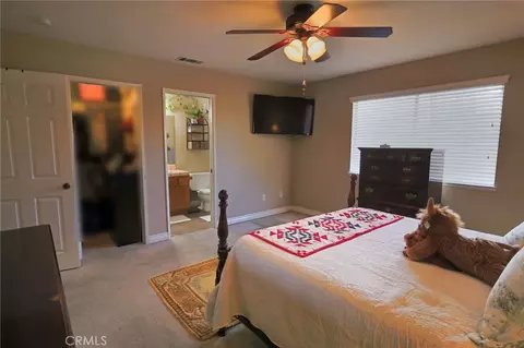 Bedroom - 7728 Oakwood, Hesperia, CA 92345 photo 9 of 10