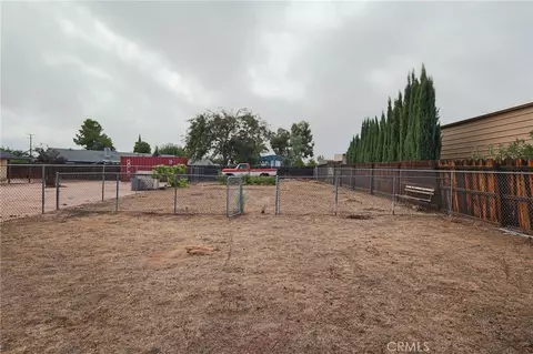 Exterior - 7728 Oakwood, Hesperia, CA 92345 photo 9 of 9