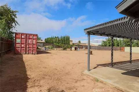 Exterior - 7728 Oakwood, Hesperia, CA 92345 photo 6 of 9