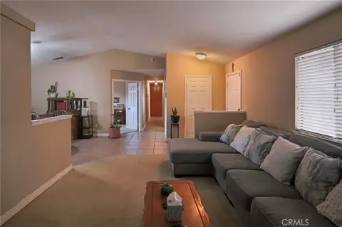 Entry Way - 7728 Oakwood, Hesperia, CA 92345 photo 1 of 5