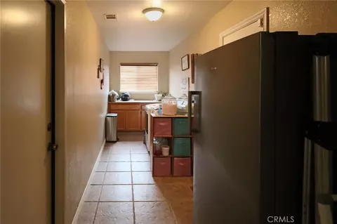 Entry Way - 7728 Oakwood, Hesperia, CA 92345 photo 5 of 5