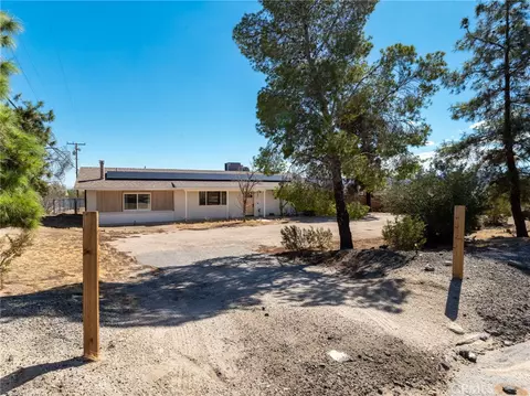 Exterior - 4883 Avenida La Candela, Joshua Tree, CA 92252 photo 4 of 16