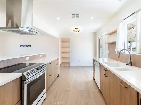 Kitchen - 4883 Avenida La Candela, Joshua Tree, CA 92252 photo 2 of 6