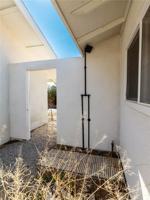 Exterior - 4883 Avenida La Candela, Joshua Tree, CA 92252 photo 8 of 16