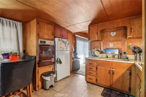 Kitchen - 25260 Antelope, Romoland, CA 92585 photo 4 of 5