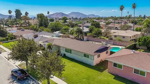 View/Area - 9826 Larch Ave, Bloomington, CA 92316 photo 5 of 9