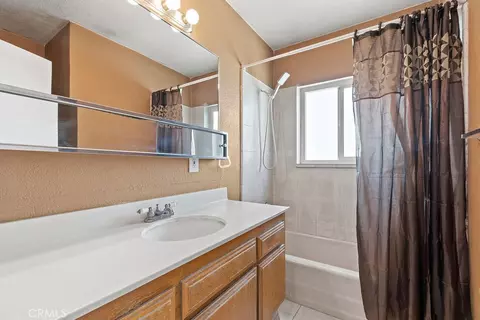 Bath - 9826 Larch Ave, Bloomington, CA 92316 photo 2 of 2