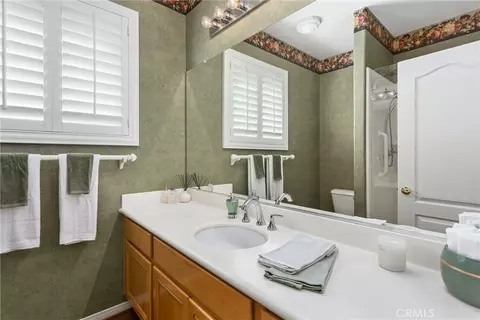 Bath - 1574 Upland Hills Dr N, Upland, CA 91784 photo 2 of 6
