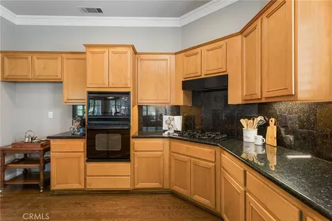Kitchen - 1574 Upland Hills Dr N, Upland, CA 91784 photo 2 of 4