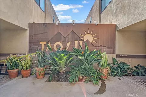 Exterior - 940 E 3rd #21, Long Beach, CA 90802 photo 4 of 4
