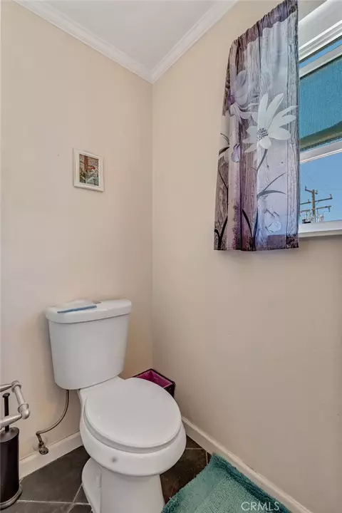 Bath - 940 E 3rd #21, Long Beach, CA 90802 photo 3 of 4