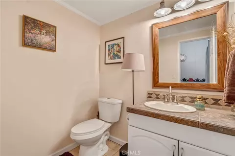 Bath - 940 E 3rd #21, Long Beach, CA 90802 photo 1 of 4