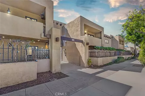 Exterior - 940 E 3rd #21, Long Beach, CA 90802 photo 2 of 4