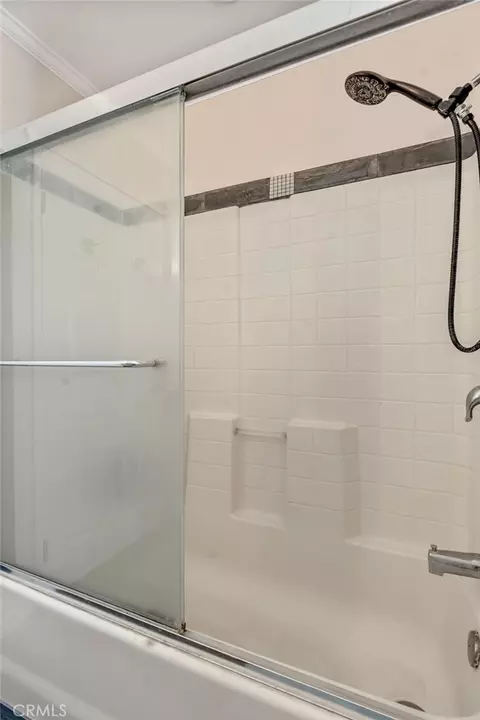 Bath - 940 E 3rd #21, Long Beach, CA 90802 photo 4 of 4