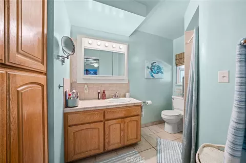 Bath - 6614 Summit, Highland, CA 92346 photo 2 of 3