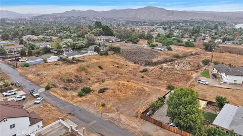 3255 Howe St, Corona, CA 92881 photo 4