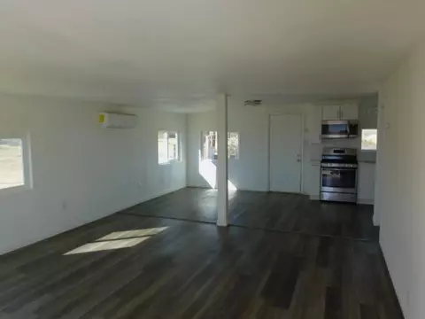 Living - 37016 Yermo Rd, Yermo, CA 92398 photo 4 of 4