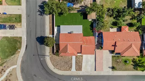 View/Area - 909 S Vine Ave, Bloomington, CA 92316 photo 2 of 15